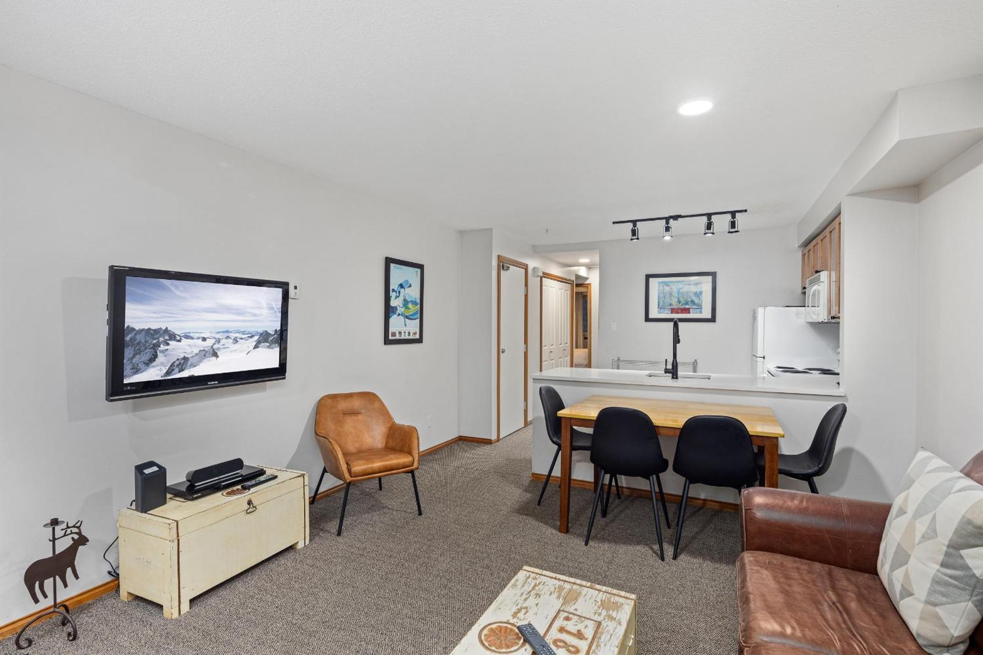 Glaciers Reach By Allseason Vacation Rentals วิสต์เลอร์ ภายนอก รูปภาพ